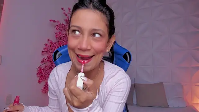 Snapshot of cora_22 chatting on February 7, 2026, 12:35 pm cora 22 online show from February 7, 2026, 12:35 pm