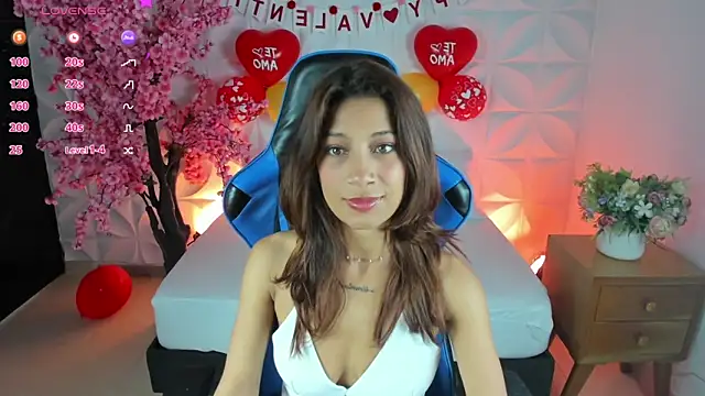 Snapshot of cora_22 chatting on February 17, 2025, 12:38 pm cora 22 online show from February 17, 2025, 12:38 pm