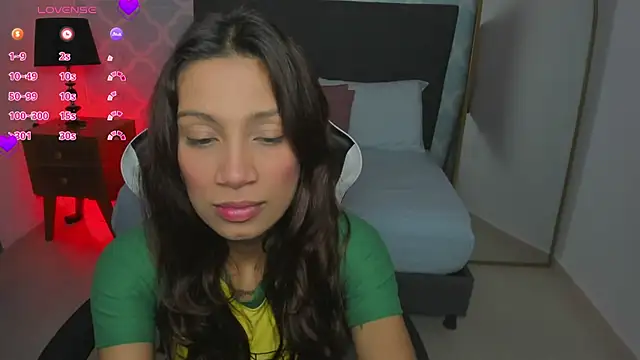 Snapshot of cora_22 chatting on September 19, 2025, 1:15 pm cora 22 online show from September 19, 2025, 1:15 pm
