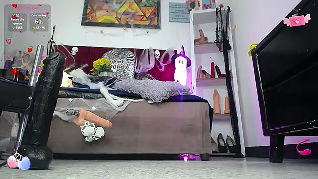 louise nails online show from October 23, 2025, 1:10 pm