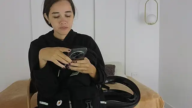 Snapshot of sexychanell_18 chatting on January 9, 2026, 1:07 pm sexychanell 18 online show from January 9, 2026, 1:07 pm