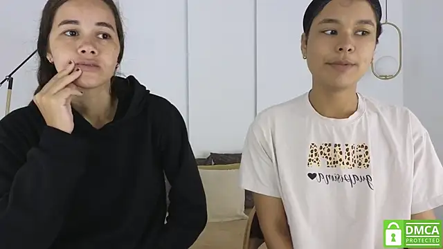 Snapshot of sexychanell_18 chatting on December 5, 2025, 1:21 pm sexychanell 18 online show from December 5, 2025, 1:21 pm