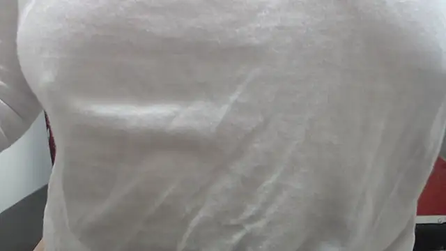 Laura hottt online show from April 11, 2026, 1:35 am