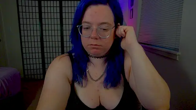 KiraSpitQueen online show from August 3, 2026, 3:58 am