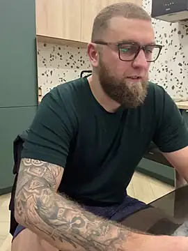 Bear bear  online show from February 25, 2025, 9:04 pm