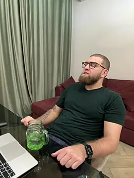 Bear bear  online show from March 6, 2025, 3:35 pm