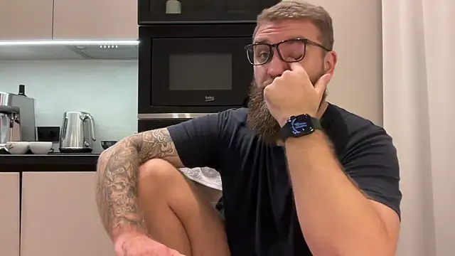 Bear bear  online show from November 24, 2025, 1:11 pm