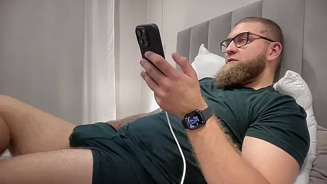 Bear bear  online show from October 10, 2025, 2:40 pm