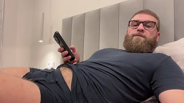 Bear bear  online show from November 26, 2025, 11:32 am