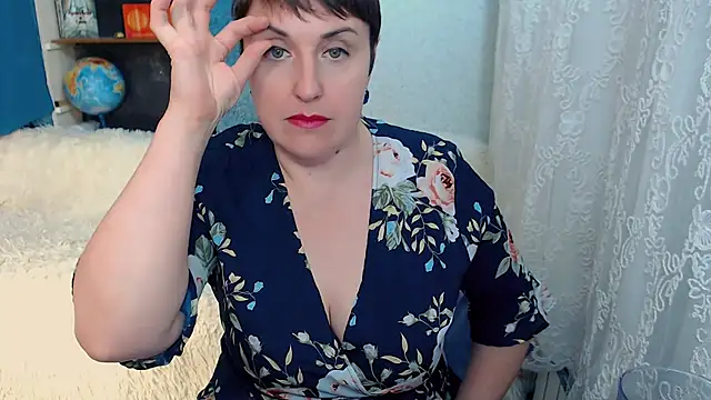 Snapshot of Rainbow_lady chatting on January 16, 2025, 12:52 pm Rainbow lady online show from January 16, 2025, 12:52 pm