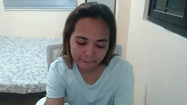 xTheLastVIRGINx online show from October 5, 2025, 4:53 pm