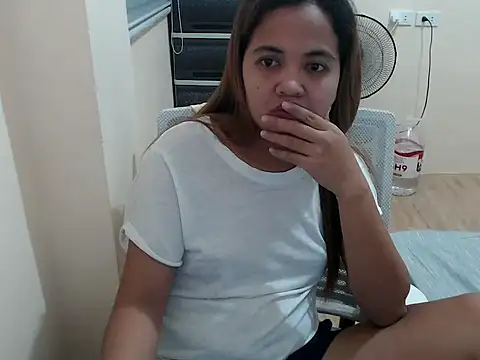 xTheLastVIRGINx online show from December 19, 2025, 3:47 pm