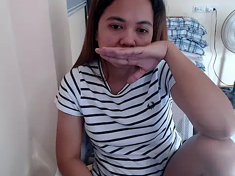 Snapshot of xTheLastVIRGINx chatting on February 10, 2026, 5:50 am xTheLastVIRGINx online show from February 10, 2026, 5:50 am