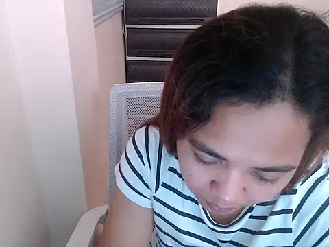 Snapshot of xTheLastVIRGINx chatting on February 20, 2026, 7:43 am xTheLastVIRGINx online show from February 20, 2026, 7:43 am