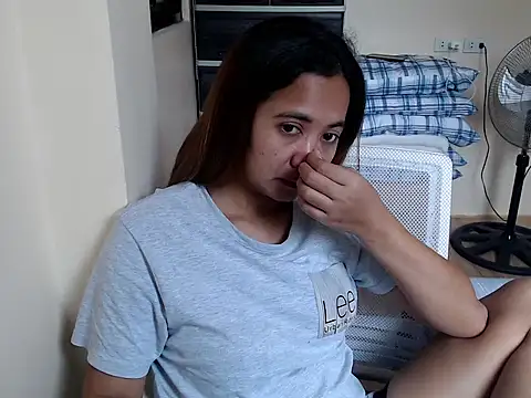 Snapshot of xTheLastVIRGINx chatting on February 6, 2026, 5:47 am xTheLastVIRGINx online show from February 6, 2026, 5:47 am