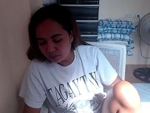 Snapshot of xTheLastVIRGINx chatting on February 19, 2026, 6:32 am xTheLastVIRGINx online show from February 19, 2026, 6:32 am