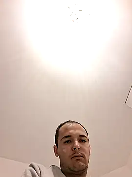 Snapshot of Vyrgin_boy chatting on November 20, 2025, 8:48 am Vyrgin boy online show from November 20, 2025, 8:48 am