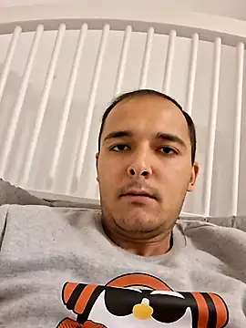 Snapshot of Vyrgin_boy chatting on November 24, 2025, 11:10 am Vyrgin boy online show from November 24, 2025, 11:10 am