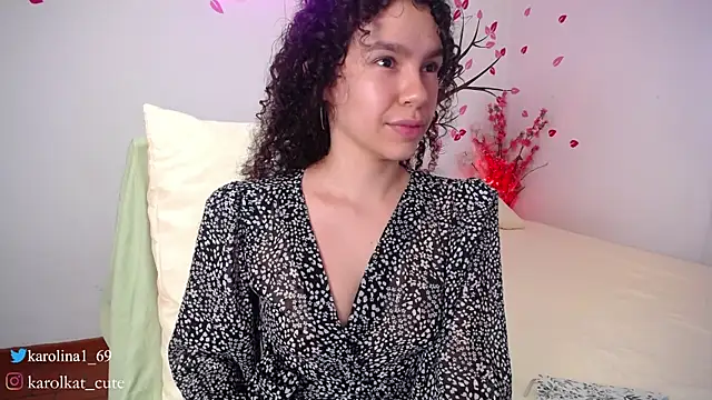 Snapshot of Karolina_1 chatting on February 17, 2025, 5:01 pm Karolina 1 online show from February 17, 2025, 5:01 pm