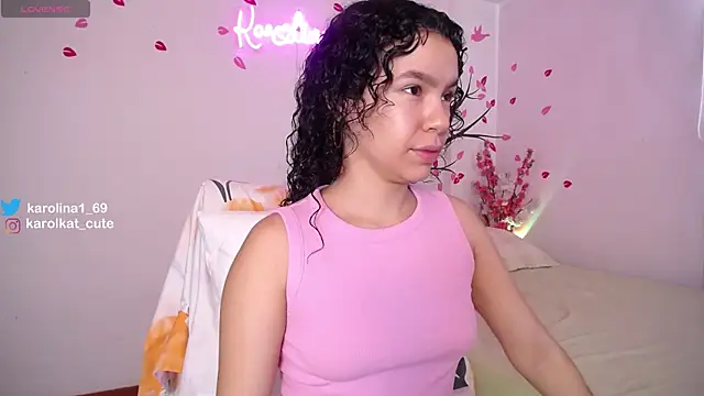 Snapshot of Karolina_1 chatting on November 4, 2025, 1:48 pm Karolina 1 online show from November 4, 2025, 1:48 pm