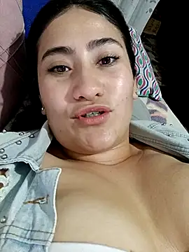 Snapshot of francesca_baker1007 chatting on February 17, 2025, 1:36 am francesca baker1007 online show from February 17, 2025, 1:36 am