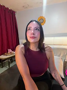 Freyja soh online show from April 10, 2026, 9:33 pm