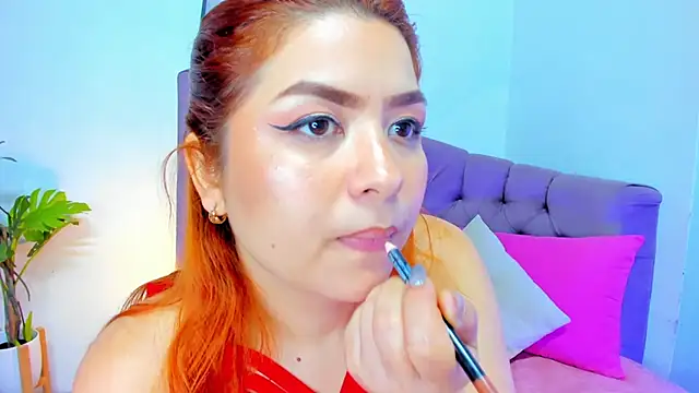 Gretta Queen online show from November 24, 2025, 5:02 pm