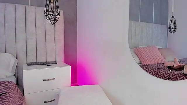 my friends mom online show from April 13, 2026, 11:36 am