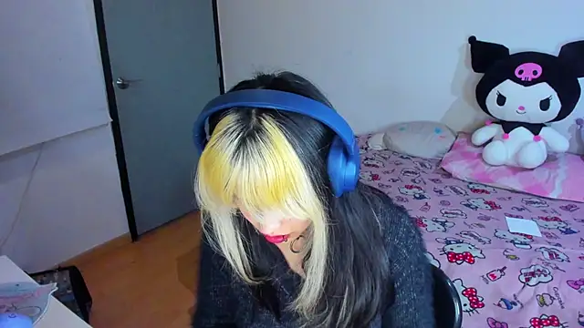 Akane-Mou online show from March 17, 2025, 7:57 am