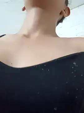 valeriaswang Lucas online show from November 16, 2025, 4:28 am