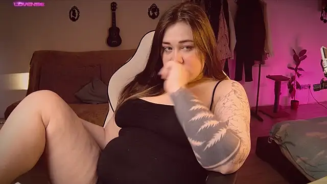 Snapshot of cutenessa chatting on March 21, 2025, 11:12 am cutenessa online show from March 21, 2025, 11:12 am