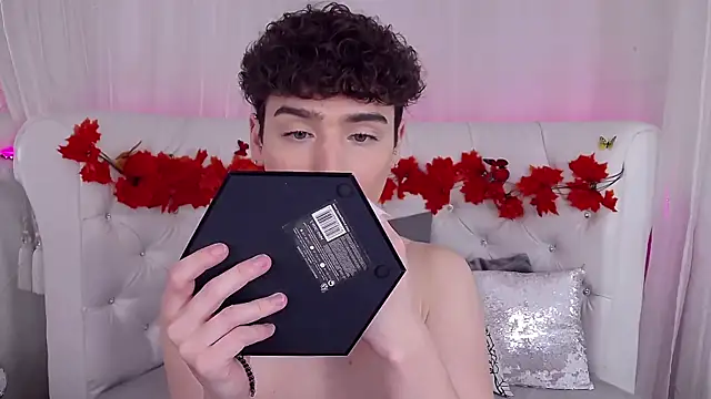 RobbyCharming online show from November 1, 2025, 3:35 am