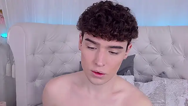 RobbyCharming online show from November 8, 2025, 3:43 am