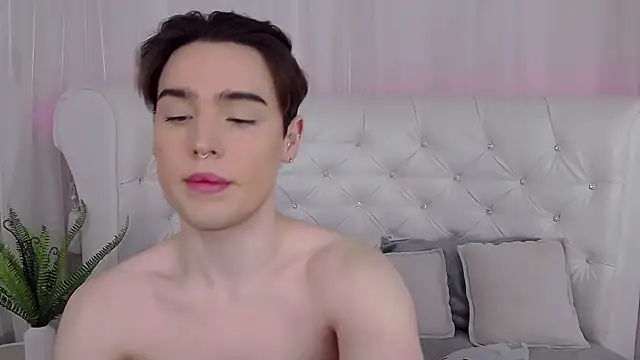 RobbyCharming online show from April 10, 2026, 4:41 am