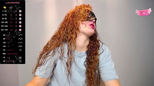 Snapshot of BubbbleGumm chatting on March 5, 2025, 7:49 pm BubbbleGumm online show from March 5, 2025, 7:49 pm