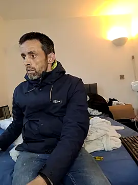 uk-bobbie-uk online show from November 30, 2025, 3:35 pm