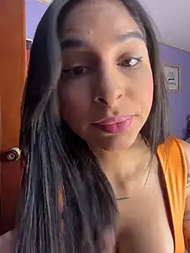 charlotte stevenss  online show from September 20, 2025, 2:11 pm