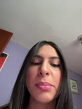 charlotte stevenss  online show from October 13, 2025, 2:29 pm