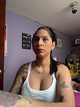 charlotte stevenss  online show from November 26, 2025, 3:34 pm