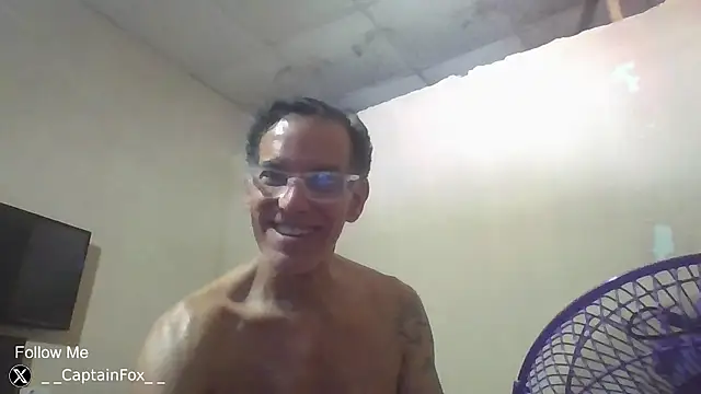 Snapshot of CaptainFox chatting on August 1, 2026, 5:11 pm CaptainFox online show from August 1, 2026, 5:11 pm