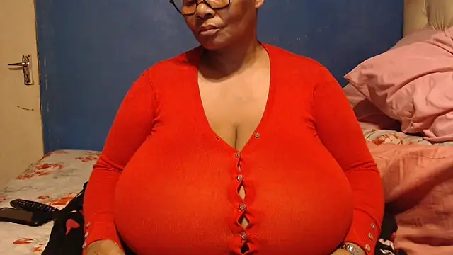 CUTEFIRMMELONSS online show from October 2, 2025, 9:51 pm