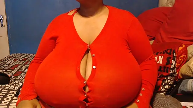 CUTEFIRMMELONSS online show from November 16, 2025, 4:12 pm