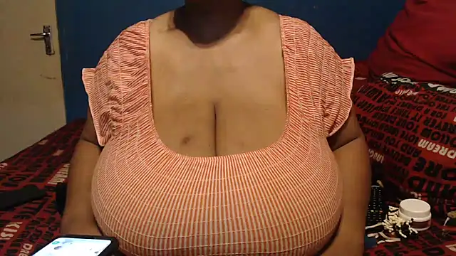 CUTEFIRMMELONSS online show from October 30, 2025, 9:01 pm