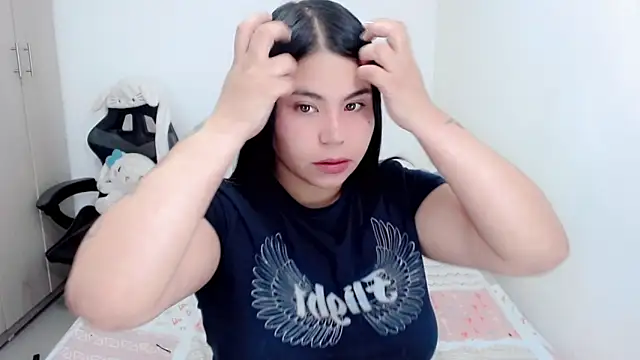 Snapshot of Youlittlepervertt_ chatting on October 14, 2025, 4:13 am Youlittlepervertt online show from October 14, 2025, 4:13 am