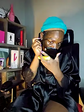 Snapshot of Shaniko89 chatting on January 15, 2026, 4:05 am Shaniko89 online show from January 15, 2026, 4:05 am