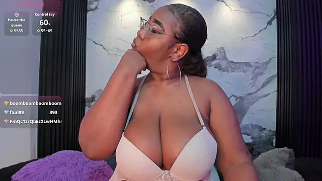 Snapshot of Darnellqueen chatting on May 1, 2026, 6:02 pm Darnellqueen online show from May 1, 2026, 6:02 pm