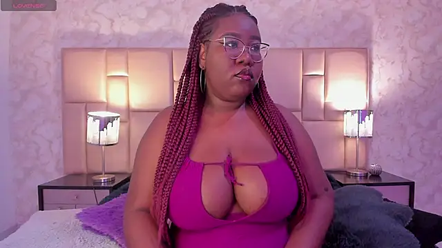 Snapshot of Darnellqueen chatting on January 14, 2025, 4:04 am Darnellqueen online show from January 14, 2025, 4:04 am