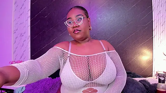 Snapshot of Darnellqueen chatting on October 7, 2025, 3:40 am Darnellqueen online show from October 7, 2025, 3:40 am