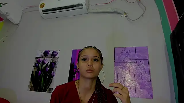 Snapshot of MarianaManzur chatting on March 17, 2025, 1:18 pm MarianaManzur online show from March 17, 2025, 1:18 pm