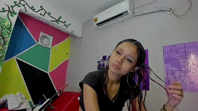 Snapshot of MarianaManzur chatting on March 11, 2025, 1:45 pm MarianaManzur online show from March 11, 2025, 1:45 pm
